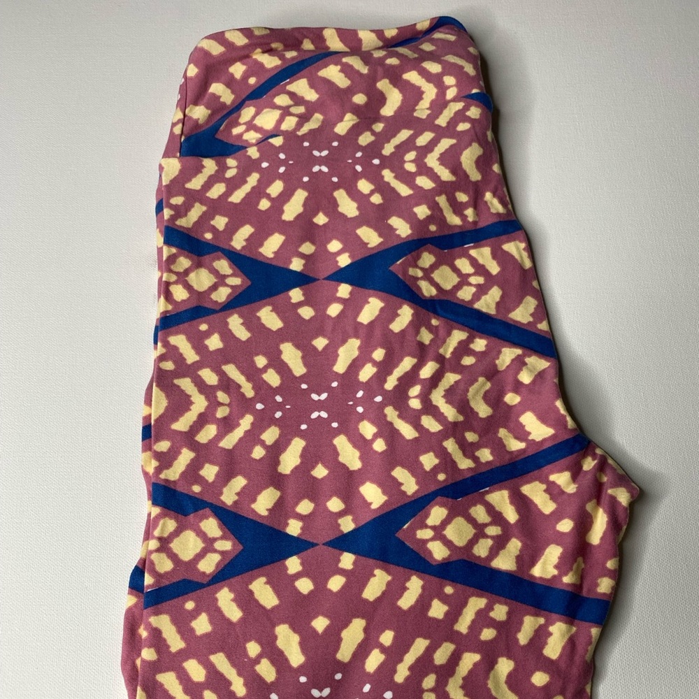 LuLaRoe Tall & Curvy Leggings(fits sizes 10-22)New